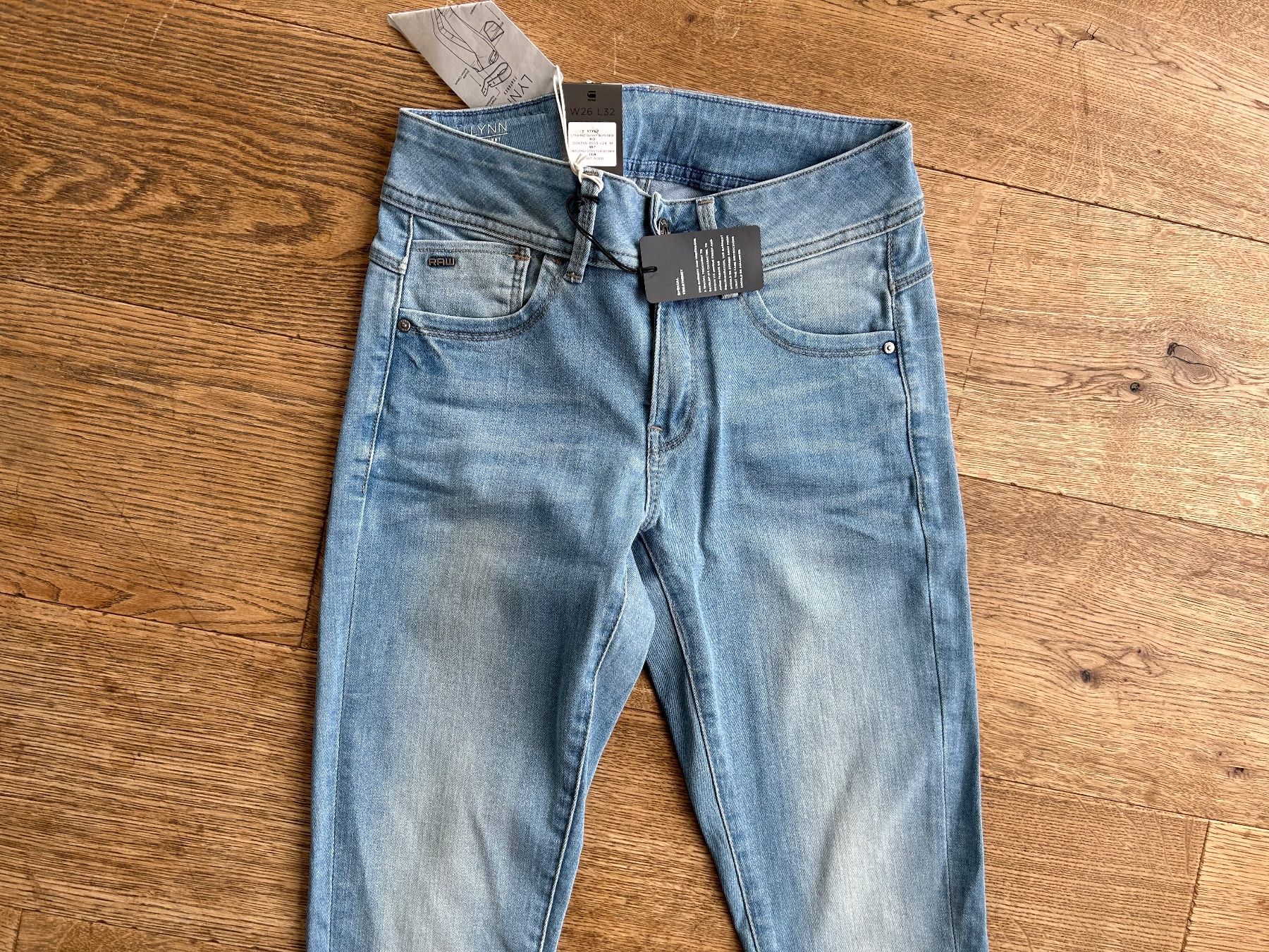 G-Star Jeans: Jeans, G-Star //NEU// 26/32 – Nuovo (secondo la descrizione) da Stettfurt venduto da outlet72 2