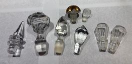 Konvolut à 8 Stück Kristall- / Glas Stöpsel für Karaffen