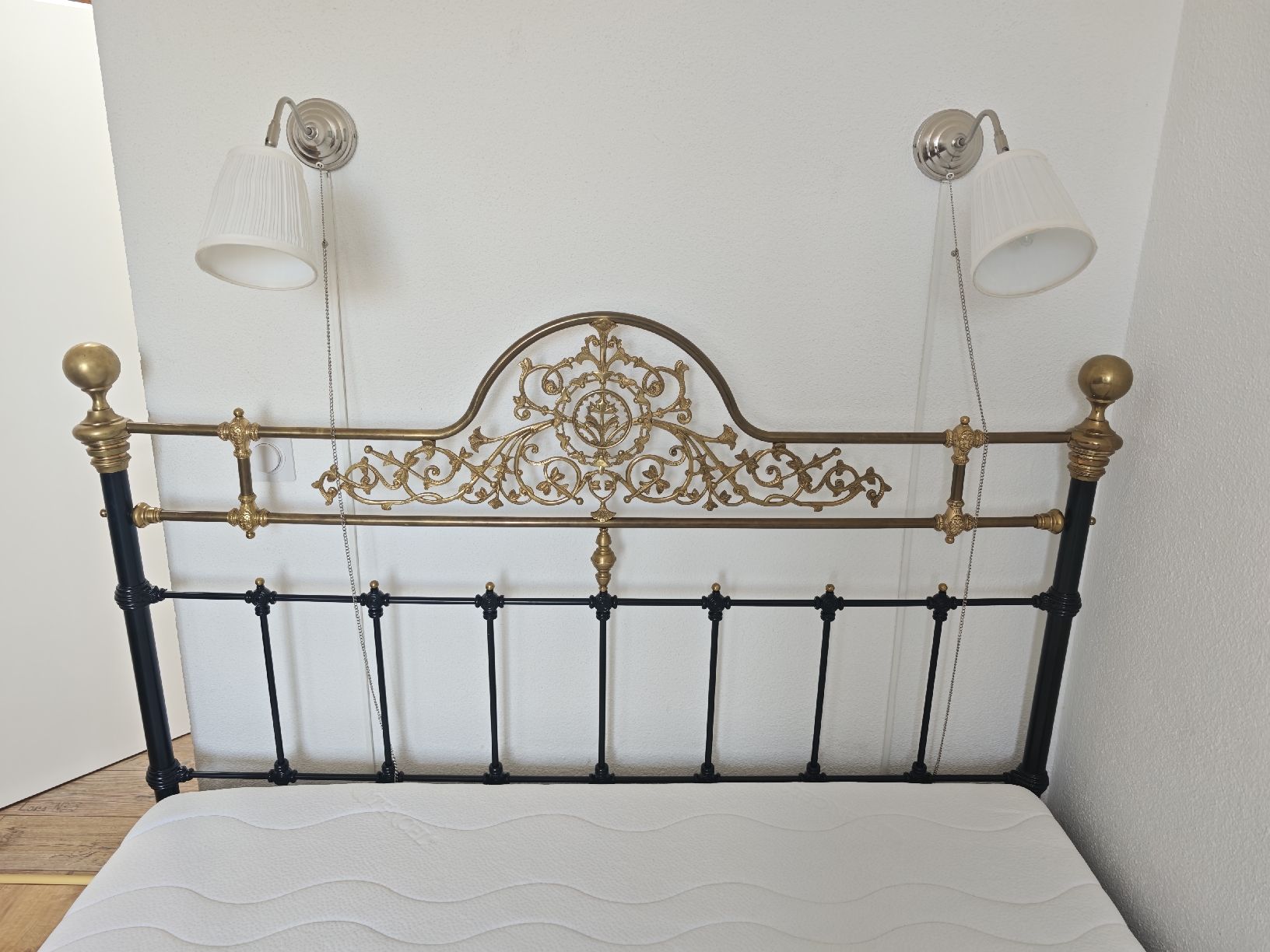 Betten: Wunderschönes Metall-/Messingbett | Jugendstil-Stil – Gebraucht aus Müllheim Dorf von Firstswiss 1