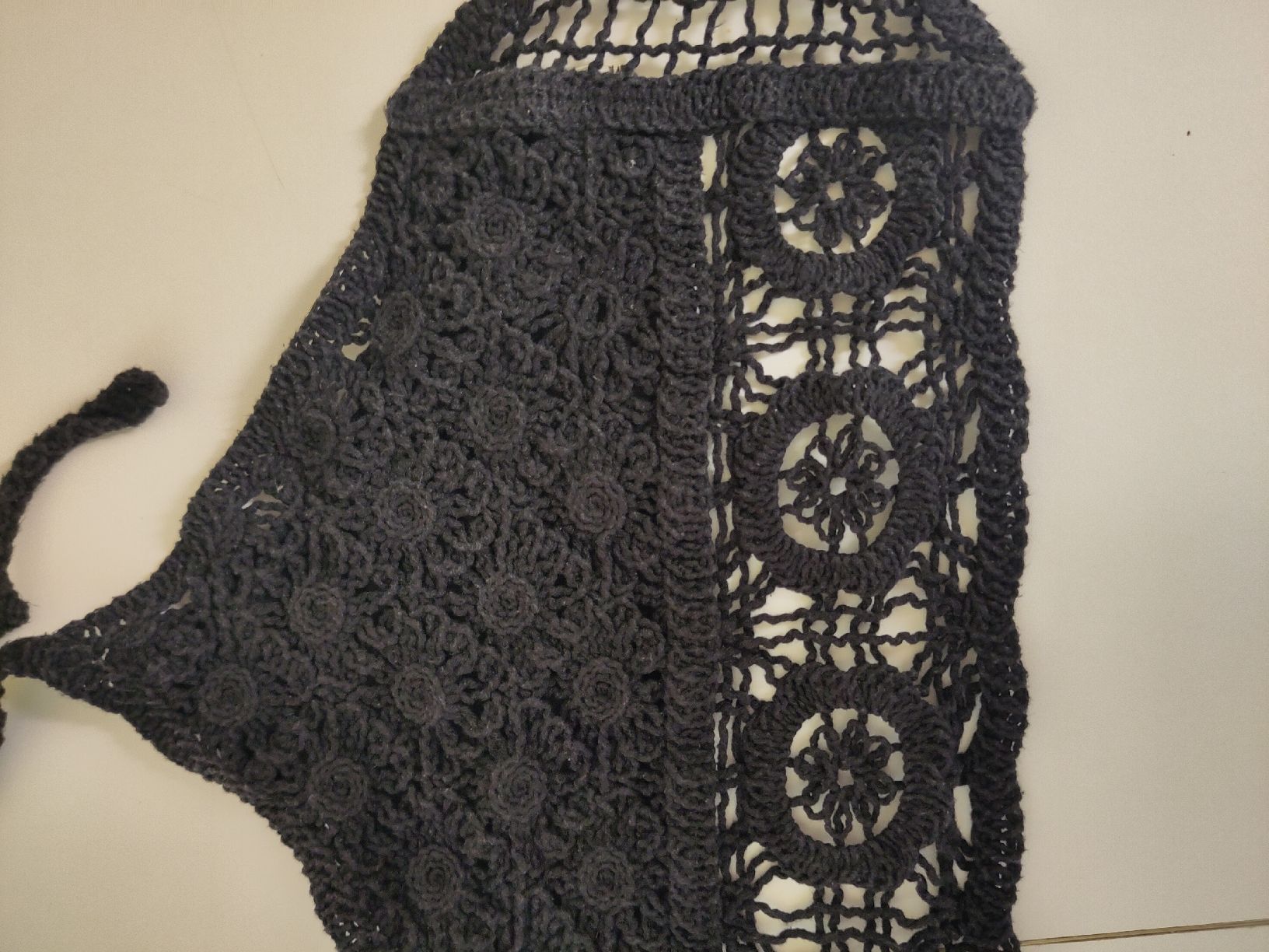 Top: Crochet Top schwarz  – Usato da Dübendorf venduto da Cocochala8 1