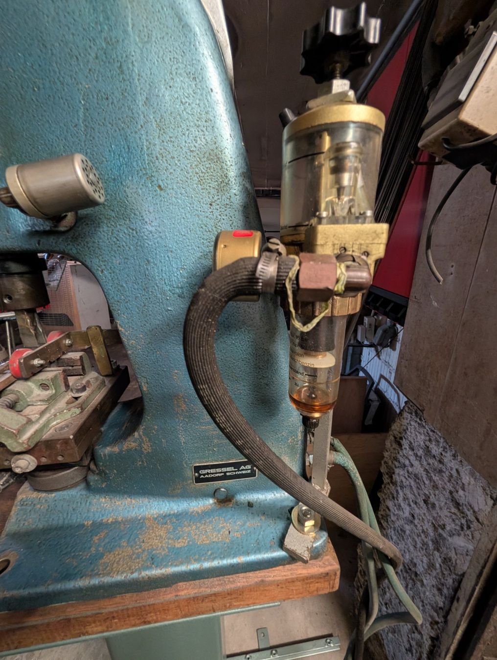 Tutte le macchine: Gressel AG Druckluft-Stanzpresse / Exzenterpresse – Usato da Suhr venduto da Bondi4 4