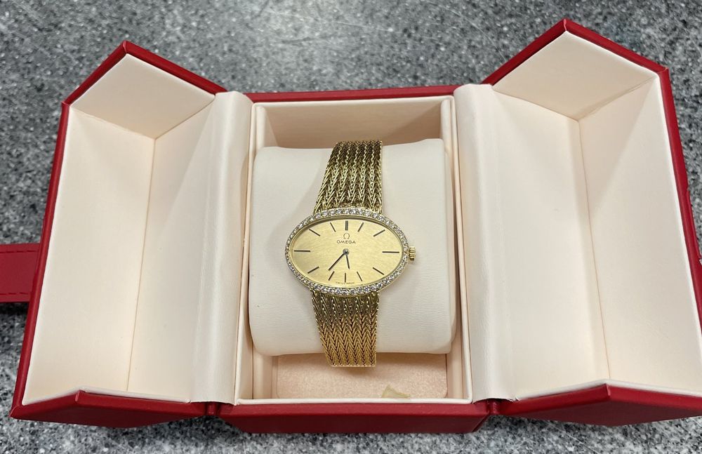 Omega Uhren: OMEGA Damen Golduhr 18Karat mit Brillanten – Gebraucht aus Hombrechtikon von Harosa 1