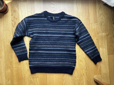 Dunkelblauer Pullover XXS