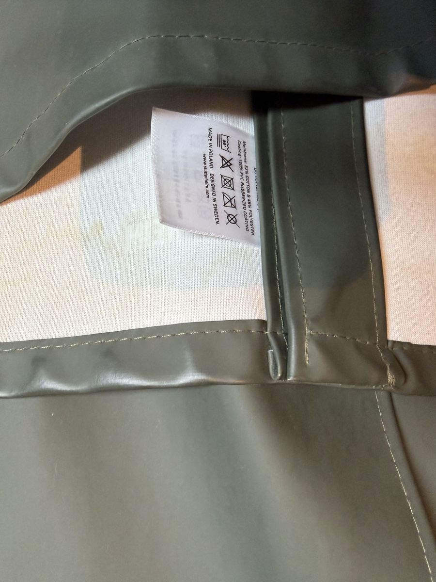 Stutterheim Cappotti: Regenmantel Stutterheim, grau Grösse L, gebraucht – Usato da Mettmenstetten venduto da Starbright2 3