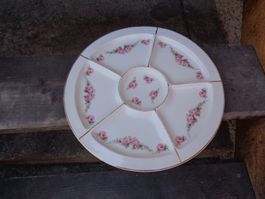 grosse Platte mit Rosendeko