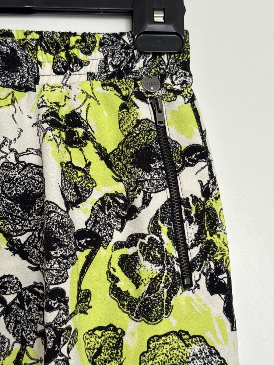 Guess Pantaloni: Guess summer trousers – Usato da Thalwil venduto da perulina 2