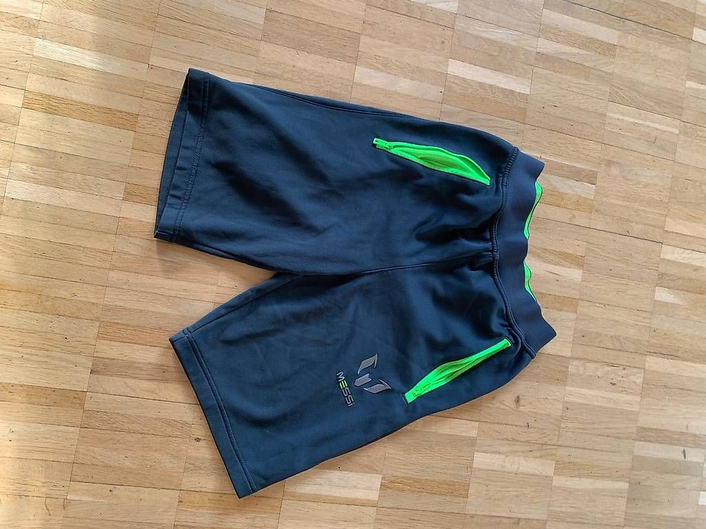 Adidas Pantaloni: Adidas Shorts Messi 140 – Usato da Zürich venduto da vag1981 2