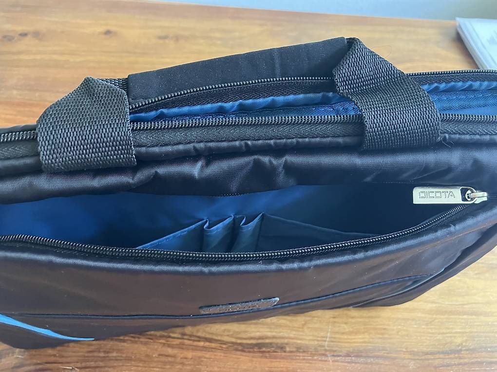 Valises & Sacs: Laptop-Tasche / Slim Case / DICOTA – D'occasion à Zürich par pas_y6lb 2