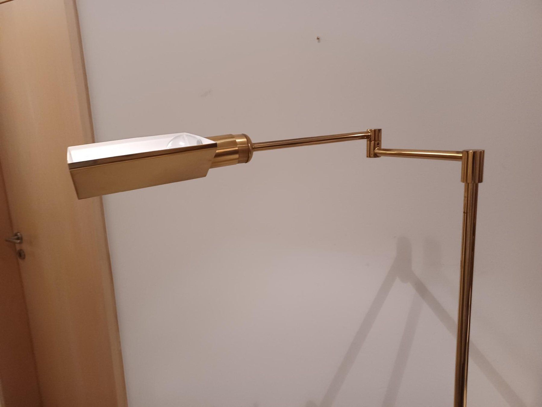 Lampade: Stehlampe (Messing) – Usato da Dinhard venduto da Maffina 2
