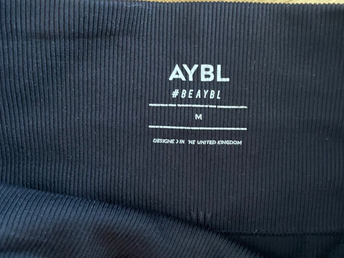 Aybl Pantaloni: Short aybl (M) – Usato da Bussigny venduto da almee14 2