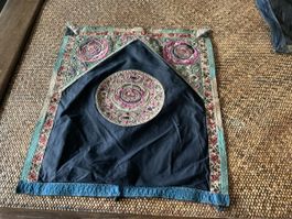 Antike Miao (Hmong) Schürze / Trachtenteil – handbestickt –
