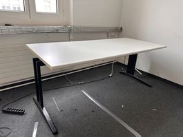 Büro Schreibtisch