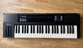 Komplete Kontrol S49 MK1 - USB Keyboard Kontroller