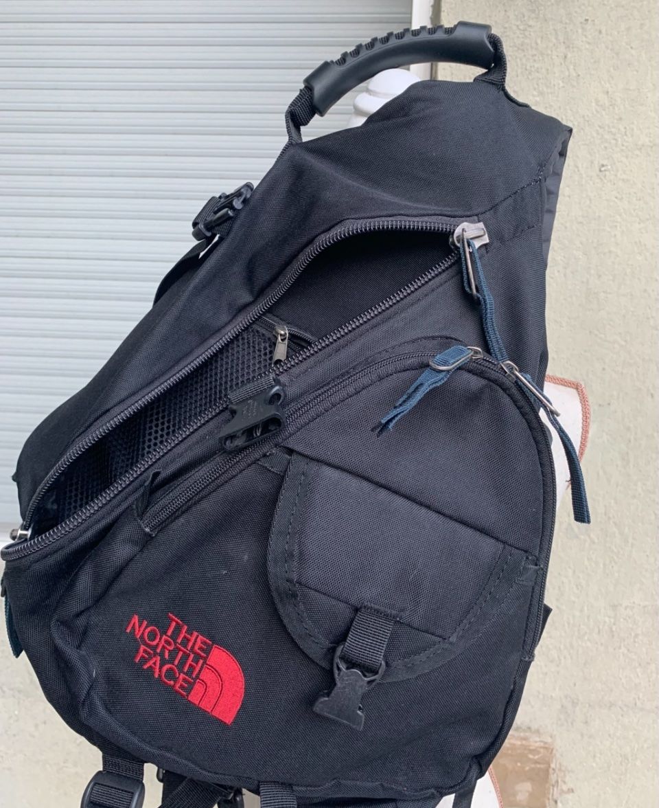 North Face Sacs à dos: Superbe sac à dos THE NORTH FACE une sangle – D'occasion à Martigny par only__you 1