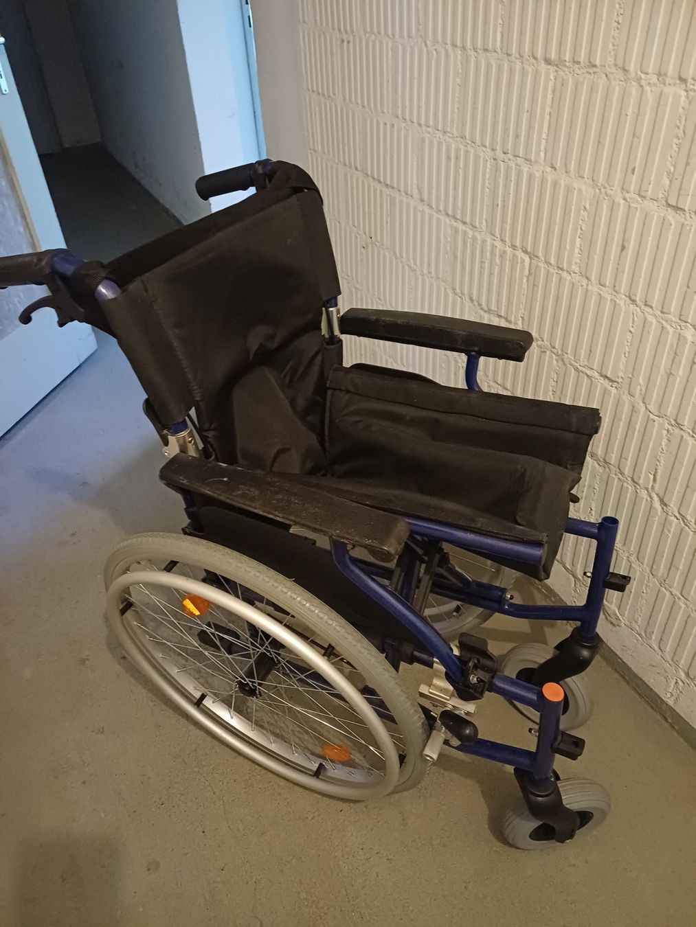 Sedie a rotelle: Rollstuhl – Usato da Lichtensteig venduto da Mavojkj