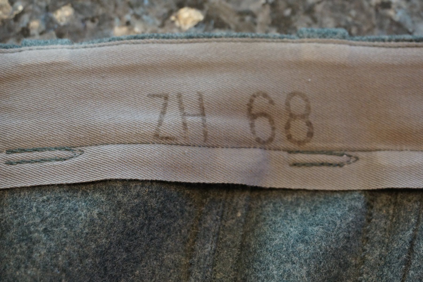 Schweizer Armee Uniformi: Neue Uniform Schweizer Armee. – Nuovo (secondo la descrizione) da Gossau SG venduto da Adler021 7