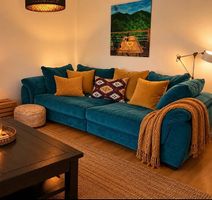 Grosszügiges Sofa  
