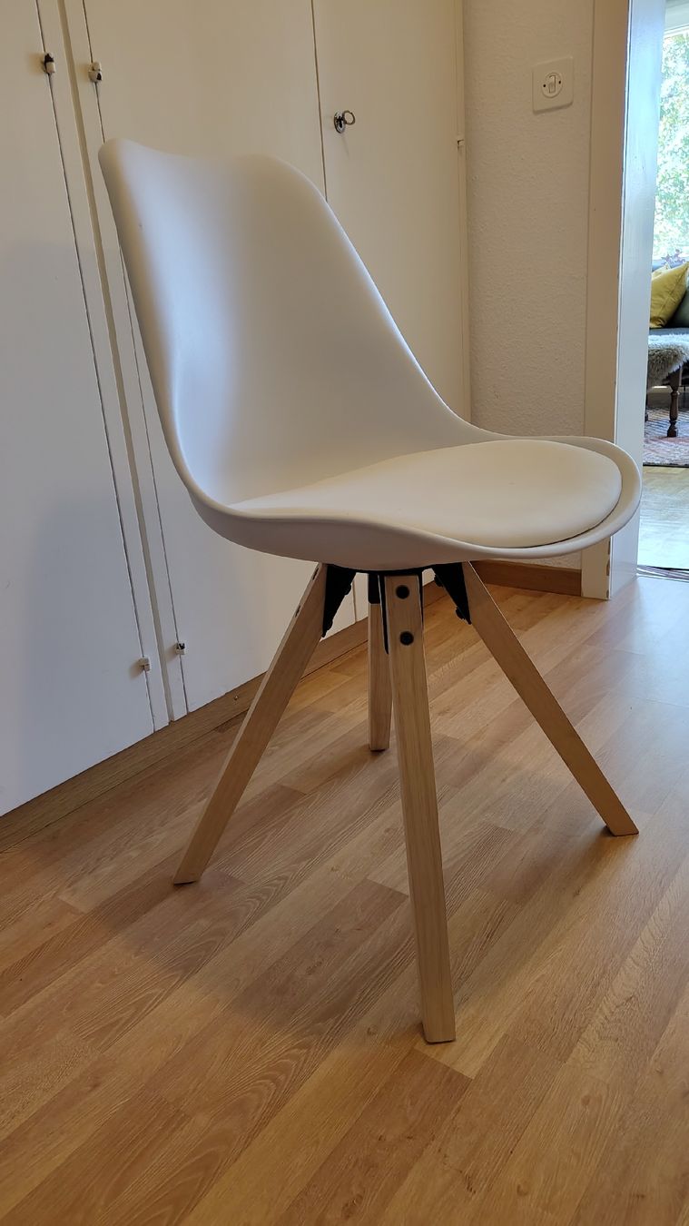 Stühle: 4x Esszimmerstühle weiss – Gebraucht aus Brugg AG von Bertschelor 1