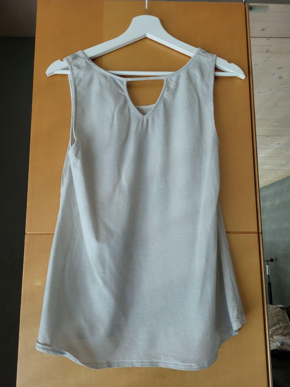 Nile Tops: Débardeur fleuri Nile taille S – Gebraucht aus Aproz (Nendaz) von mar_zxm9 1