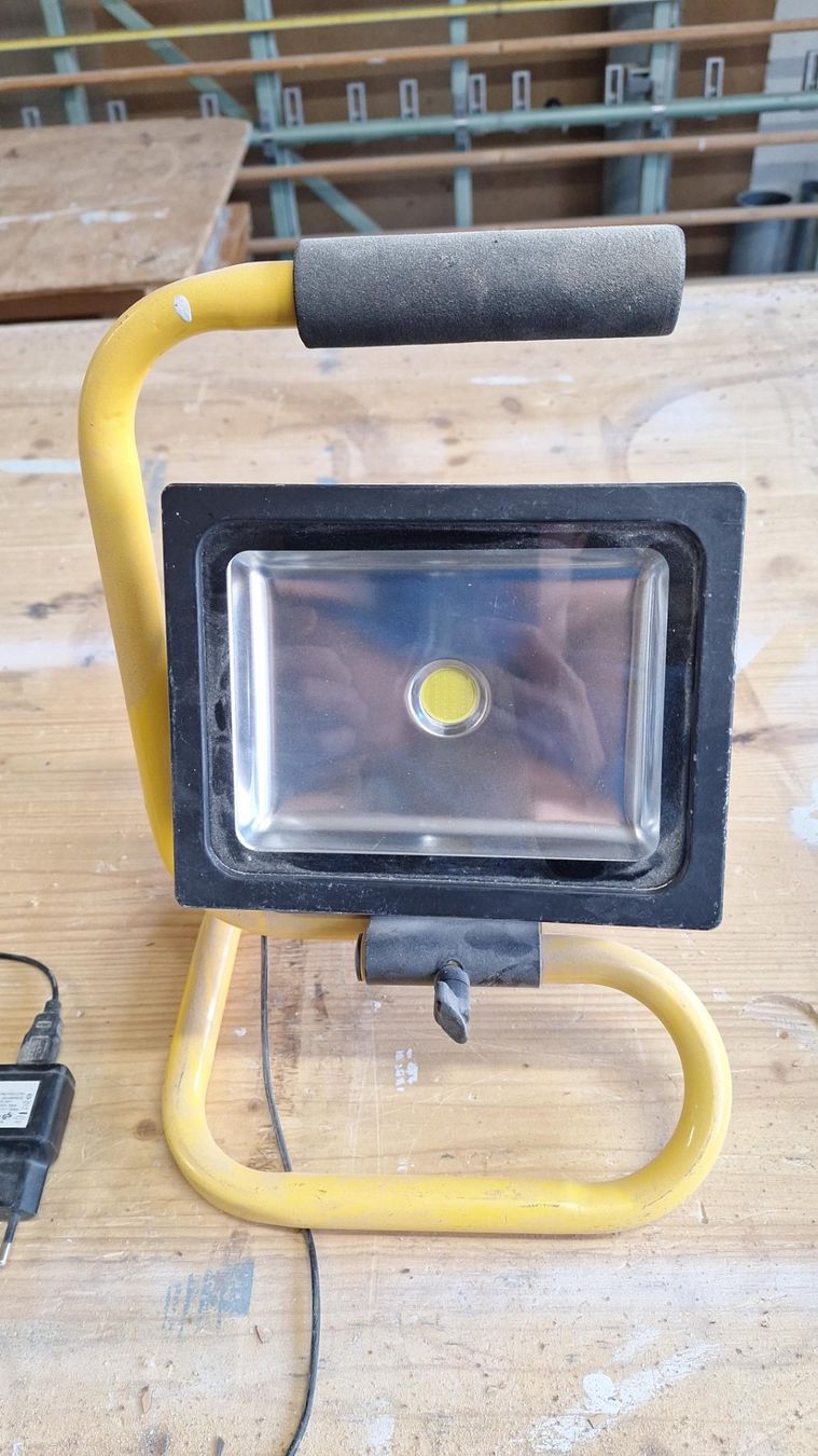 Fari: Scheinwerfer LED – Usato da Schaffhausen venduto da Linus.okle