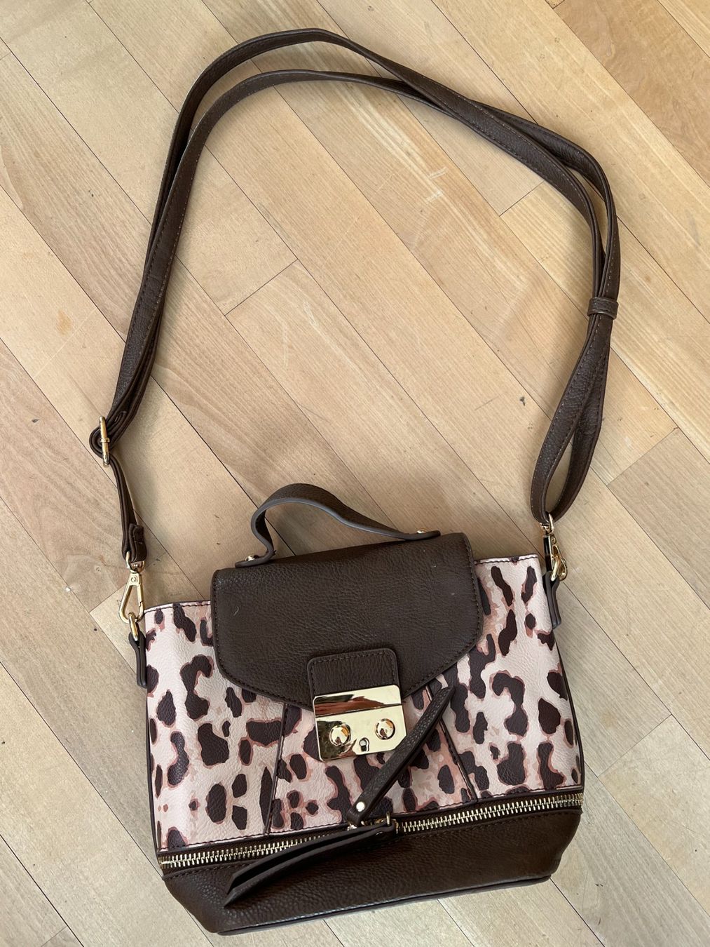 Borse da donna: Tasche in Leopardenoptik – Usato da Ramlinsburg venduto da Ruebli.X.Beet