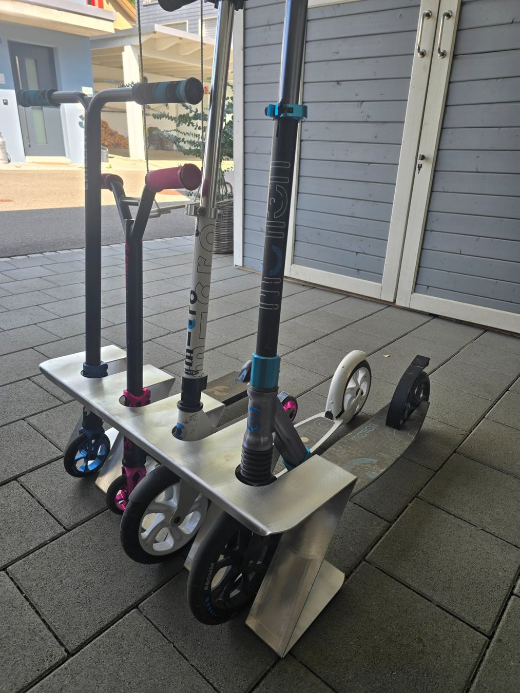 Altro in Decorazioni & Accessori: 4 er Kickboardständer Kicki Trotti Scooter Ständer – Nuovo e nell'imballaggio originale da Alpnachstad venduto da Vintage-girl