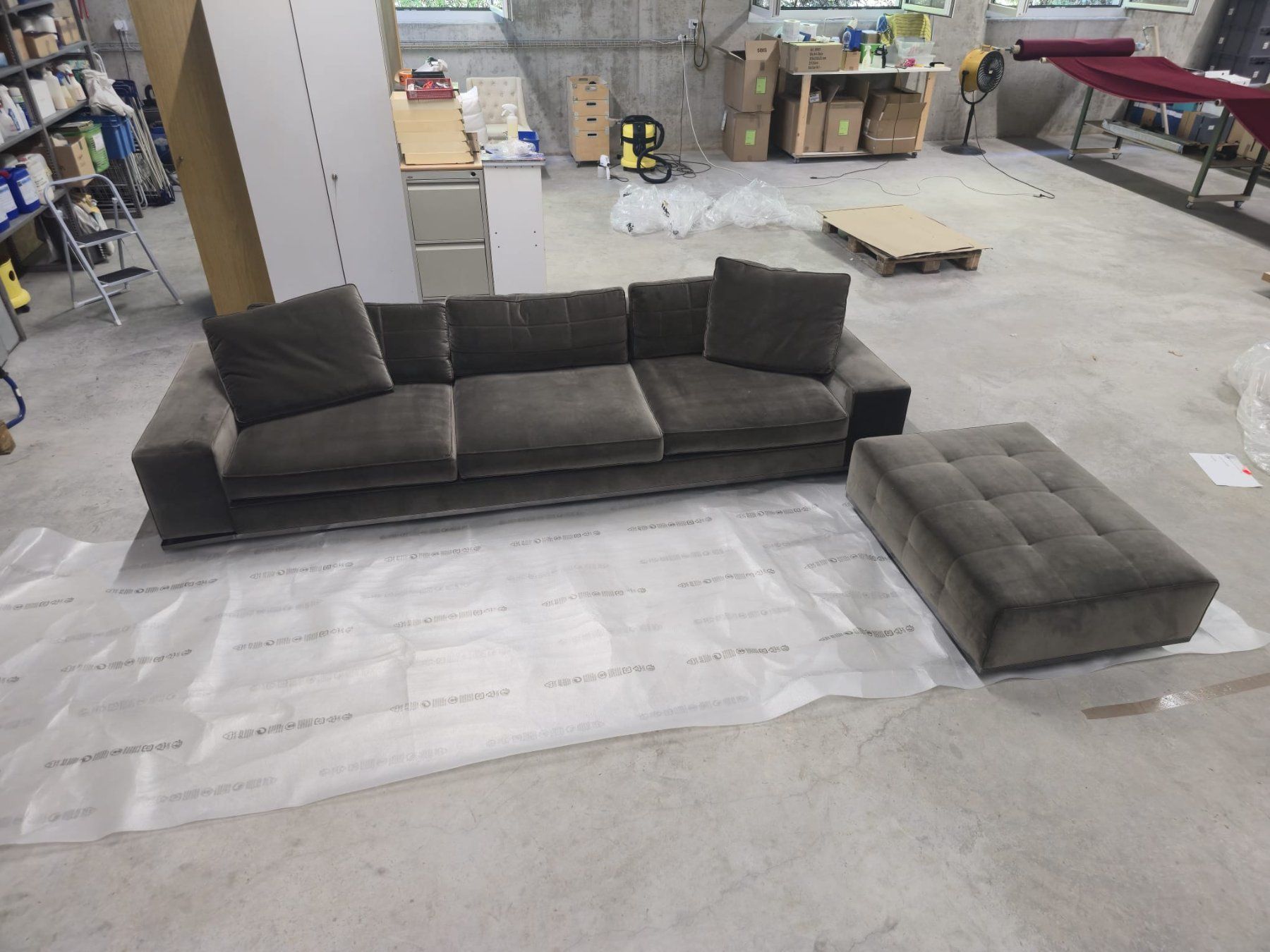 Minotti Sofas: Minotti Design Sofa und Hocker LAWRENCE – D'occasion à Eschenbach LU par R_MR 2