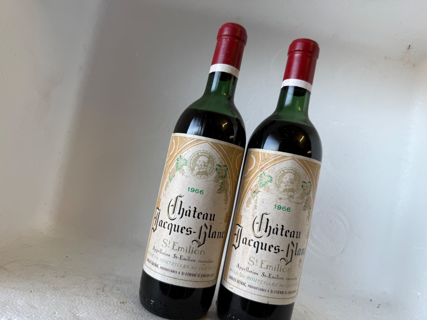 Vino: 2 Flaschen Château Jacques-Blanc St-Emilion 1966... – Nuovo e nell'imballaggio originale da Wöschnau venduto da Vinsale 5