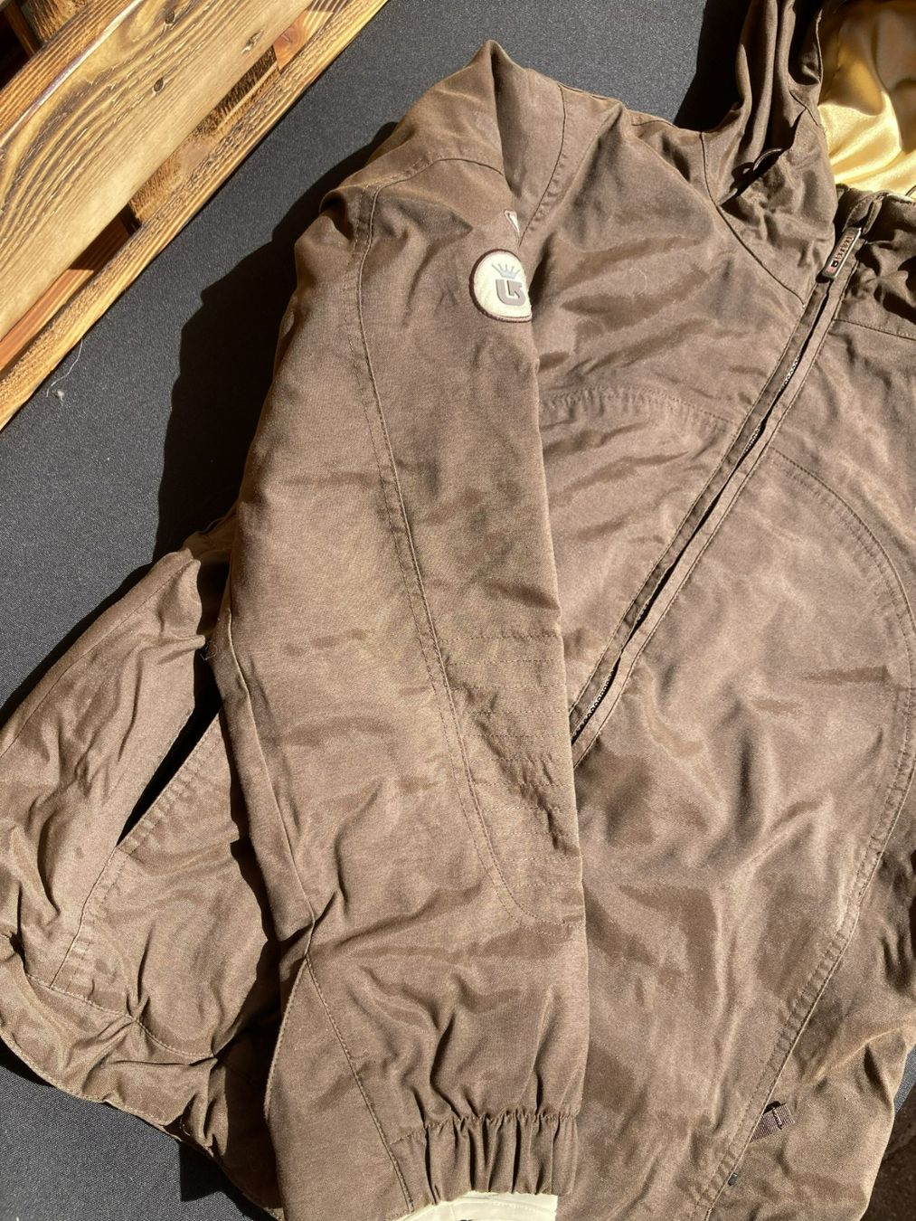 Burton Giacche: Burton Damen Snowboardjacke Grösse S – Usato da Deitingen venduto da Calimi 1
