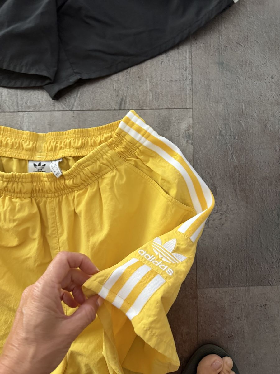 Adidas Pantaloni: Adidas Hosen – Usato da Neerach venduto da the_modern_mini 2