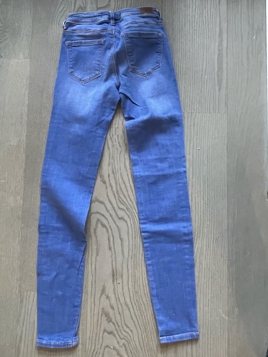 Tally Weijl Jeans: Jeans blau Gr.34 – Usato da Thun venduto da Jimmuli 2
