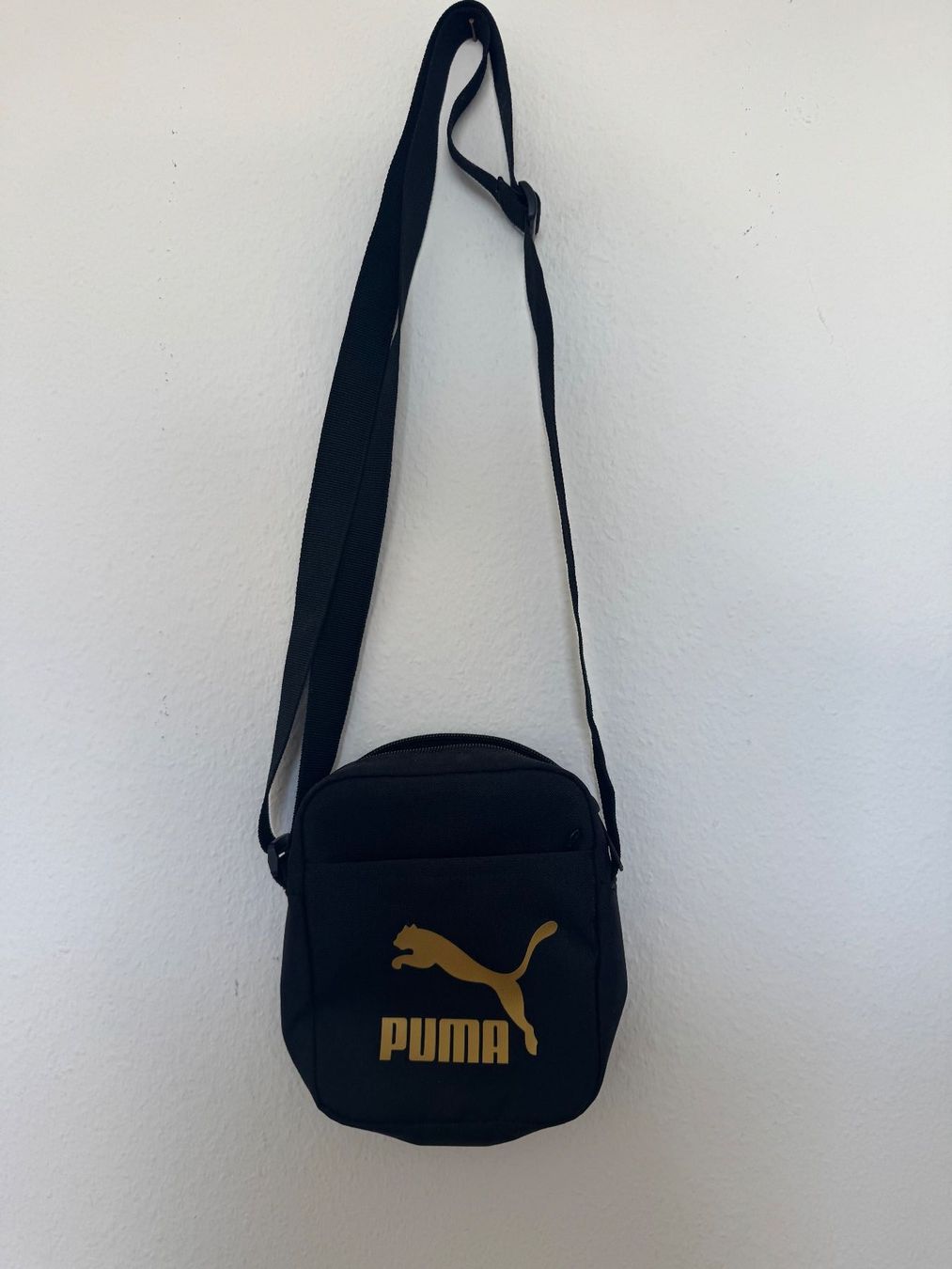 Puma Taschen: Sacoche Puma noire – Gebraucht aus Chatelaine von lae_7h8n