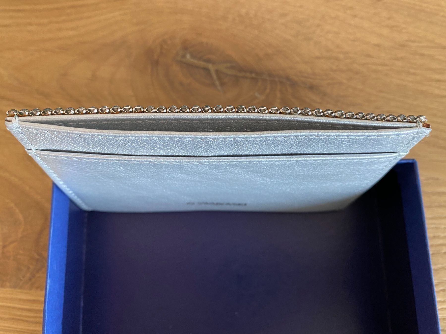Altro in  Abbigliamento & Accessori: Swarovski Visitenkartenhalter, hellblau – Nuovo e nell'imballaggio originale da Erlenbach ZH venduto da CoogeeBeachLove 2