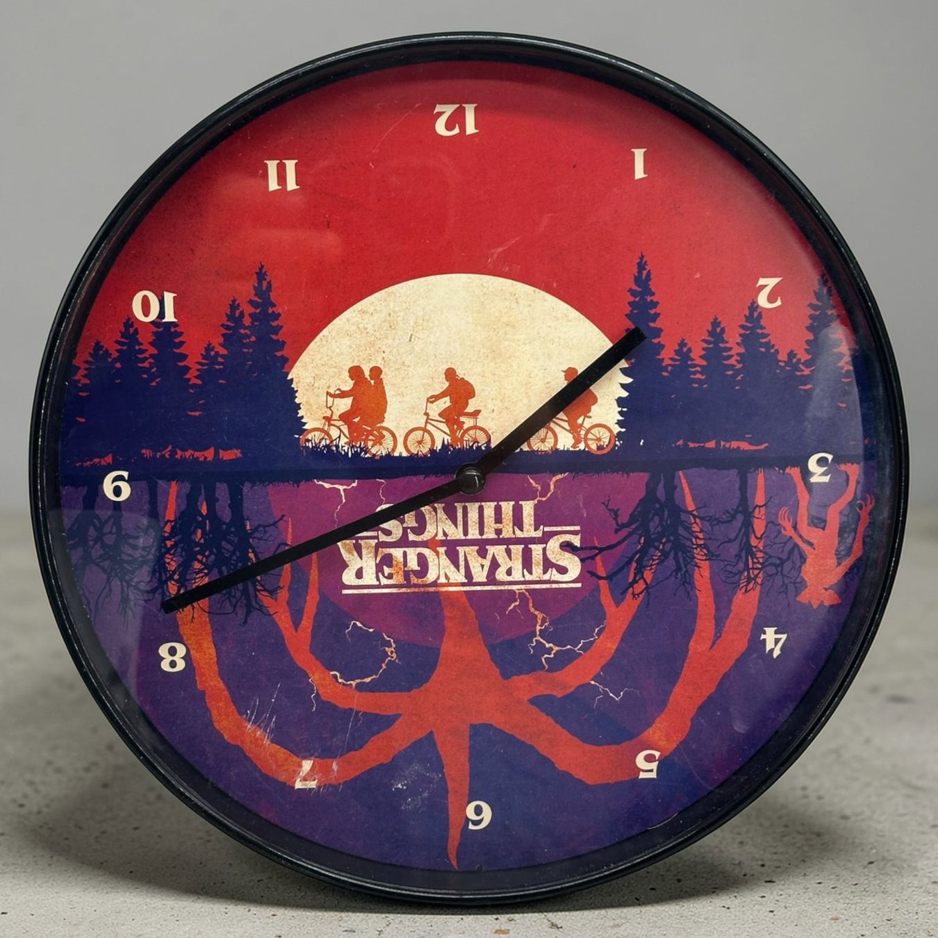 Orologi da terra & Orologi da parete: Horloge murale Stranger Things Netflix – Usato da Morges venduto da Auct