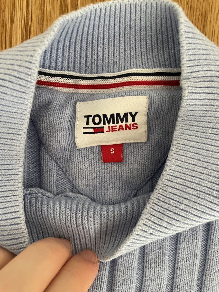 Tommy Hilfiger Maglioni & Felpe: Pullover Tommy Jeans gerippt hellblau Grösse S – Usato da Rorbas venduto da naama777 1