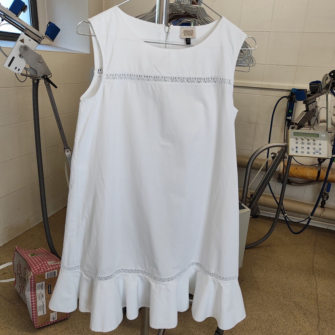 Armani Vestiti & Gonne: Armani Mädchen Kleid 14J – Nuovo (secondo la descrizione) da Langnau am Albis venduto da Judithsebi
