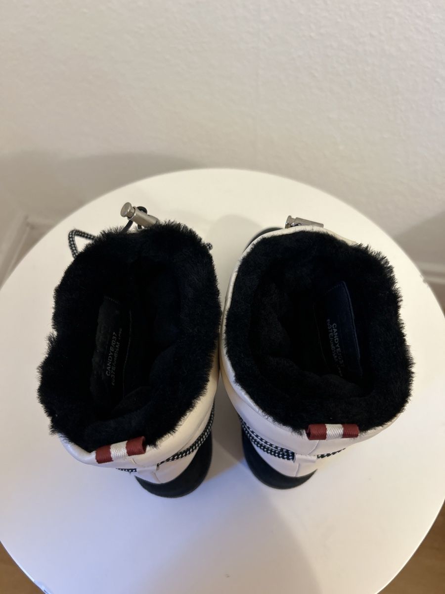 Bally Damenschuhe: White leather Bally boots lined with fur in size 37 – Neu und originalverpackt aus Genève von TreasureChest 3