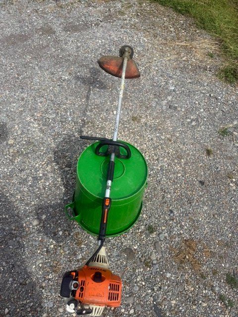 Stihl Tutti gli attrezzi: Rasentrimmer STIHL KM 100 R – Usato da Horgen venduto da Zsgg 3