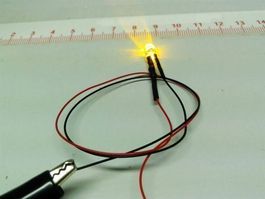 Flacker-LED 5mm klar/gelb 12V verkabelt