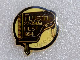 Ansteckpin 31: Flügel Fest
