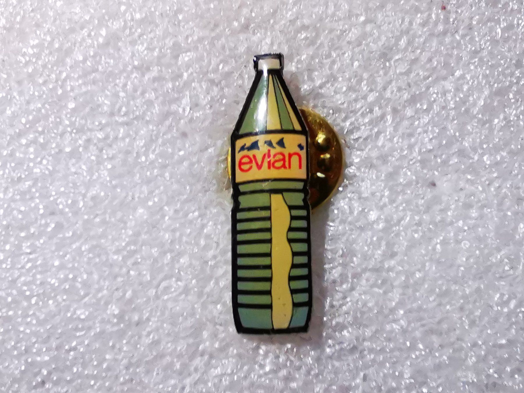Placchette & Badge: Ansteckpin 52: Evian – Usato da Oppligen venduto da Pin-Fall-Shop