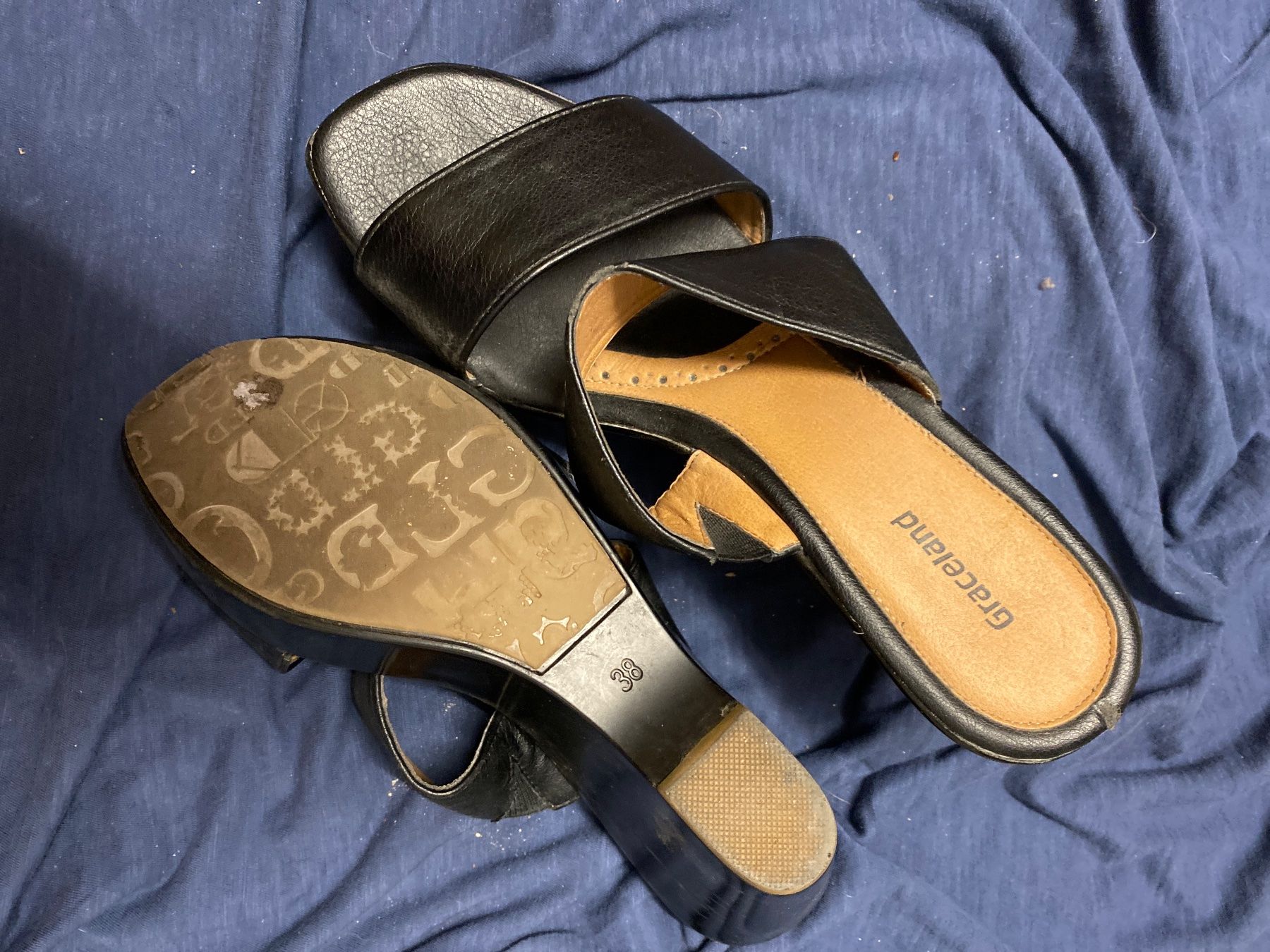 Chaussures femmes: 2 Paar Sandalen mit Absatz, Gr 38 – D'occasion à Krauchthal par Kiddy32 3