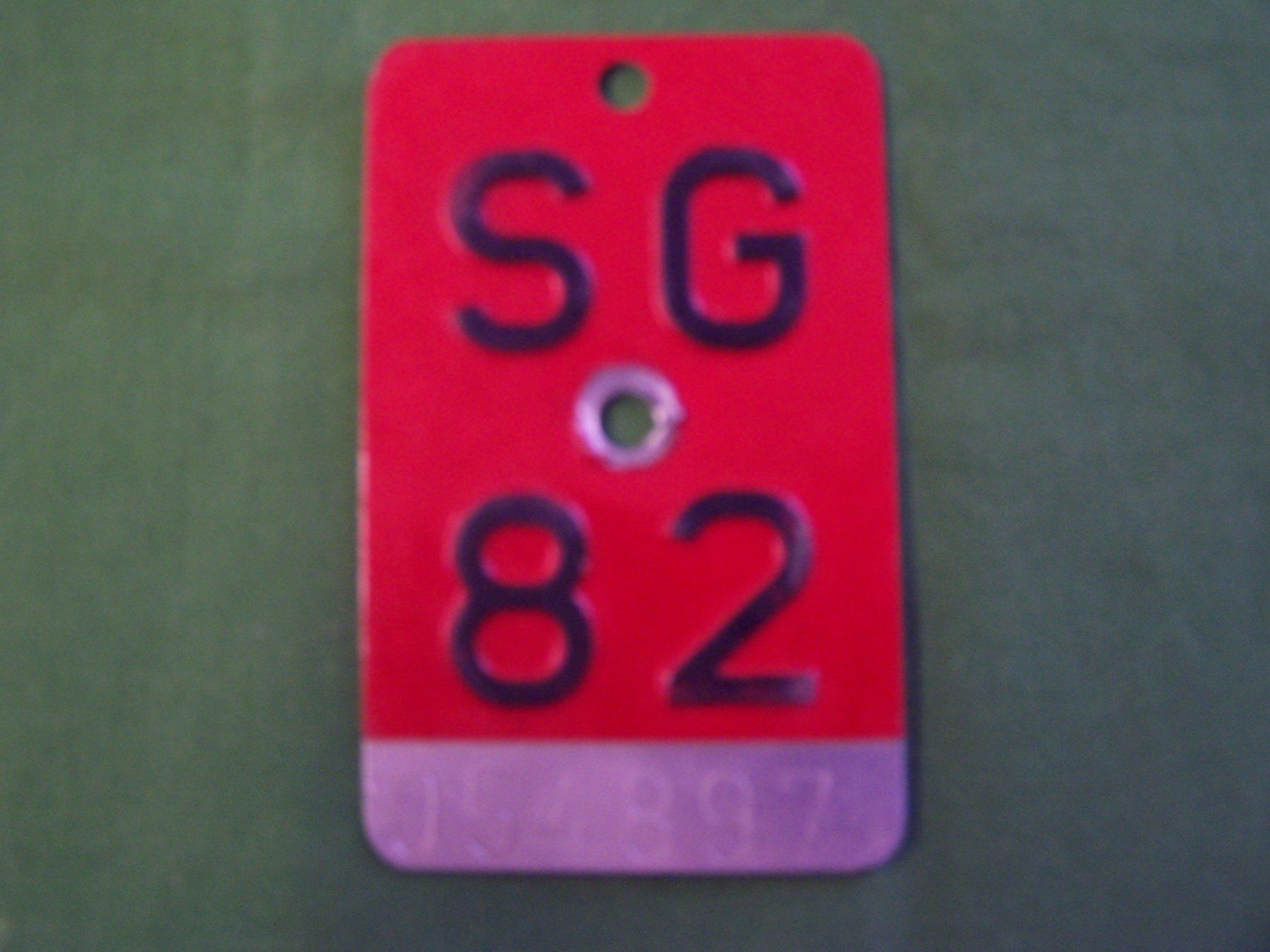 Schilder: Velonummer SG 82 (1982) – Gebraucht aus Lenggenwil von swissbrooker