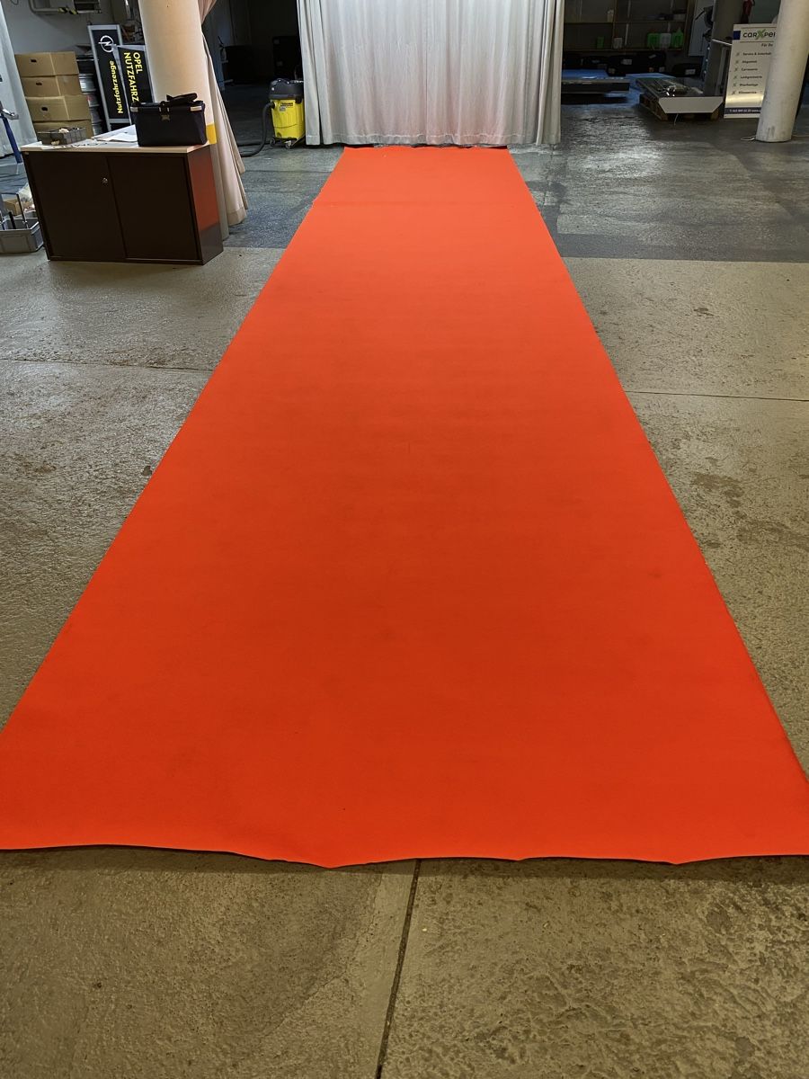 Tappeti: 10Meter roter Teppich 2m breit – Usato da Hägglingen venduto da Karin0802 3