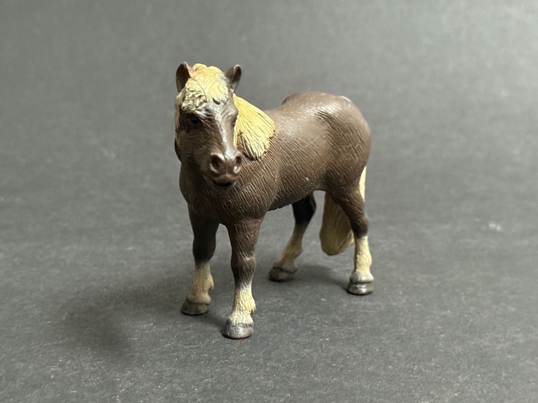 Schleich Statuette: Schleich Island Pferd 13249 Pony – Usato da Ennetbaden venduto da mapa05 2