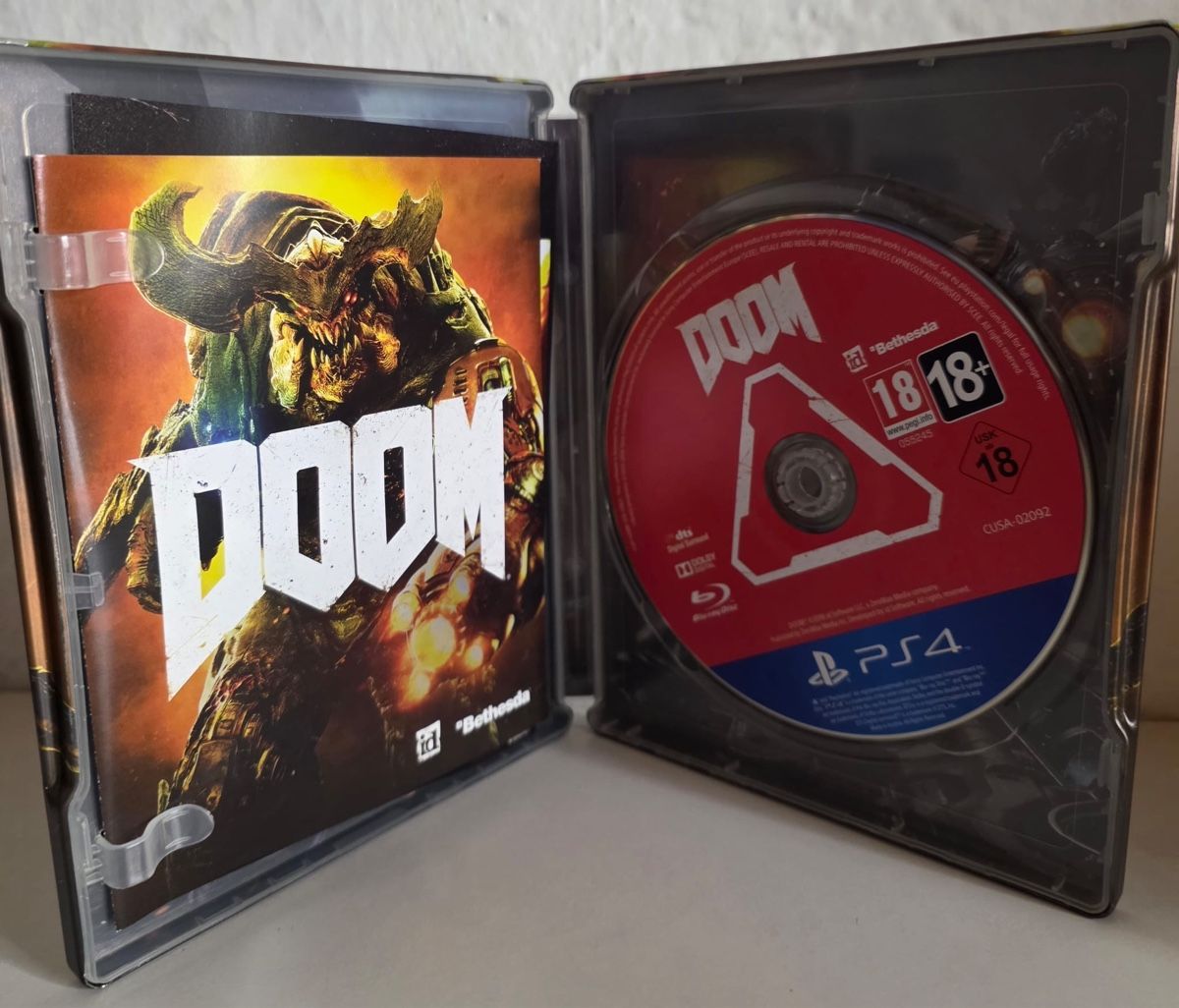 Sony Jeux: DOOM Steelbook Edition PS4/PS5 - game disc and case – D'occasion à Ehrendingen par bubulence 1