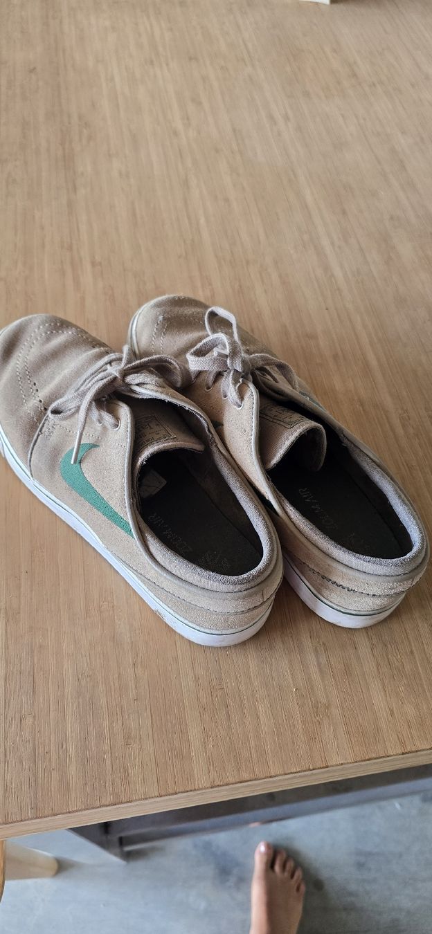 Nike Chaussures hommes: Nike Schuhe beige, Grösse 40 – D'occasion à Walde AG par LuuMa 1