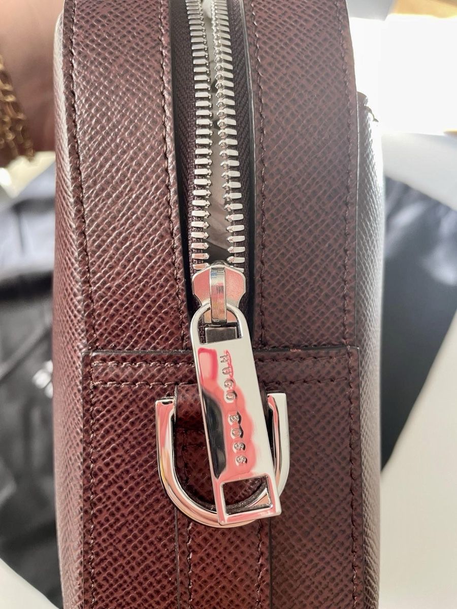 Borse da donna: Hugo Boss New Handbag leather – Nuovo (secondo la descrizione) da Zürich venduto da Felice_77 1