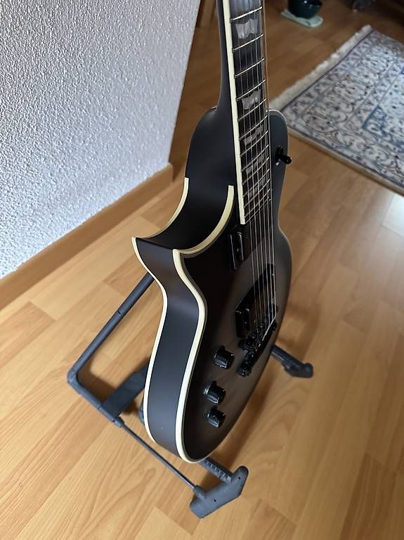 Strumenti musicali: Linkshänder Gitarre  – Usato da Würenlingen venduto da DerRabe 2