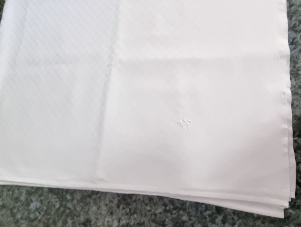 Tischdecke 120 x 200 cm weiss (Gebraucht) in Geroldswil für CHF 29 – mit Lieferung auf Ricardo kaufen